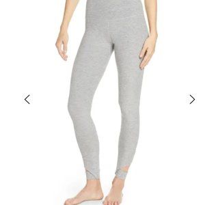 Beyond Yoga ‘Set the Bar’ space dye HW leggings MD